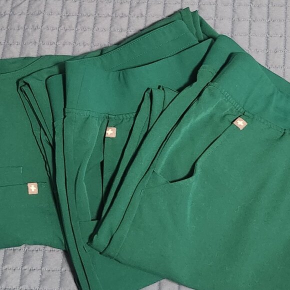 Figs hunter green womans scrub pants x3 - Picture 1 of 6